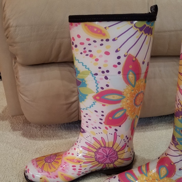 Kamik Rain Boots Tall Rubber Floral Print Water Proof Traction Sole Size 10 NWOT - Picture 9 of 15